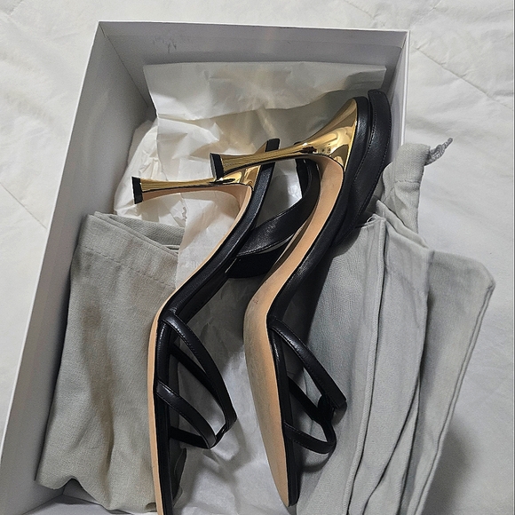 Brand New Manolo Blahnik heels!!! - Picture 1 of 4